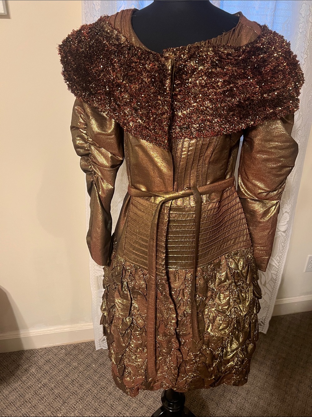 ChezVouzdeaafrance Women's Metallic Bronze Textured Coat with Fur Trim
